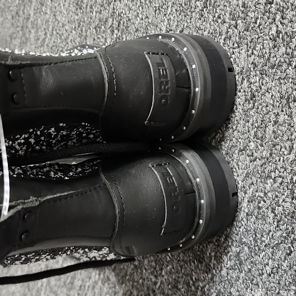 Sorel Lennox Lace up Black Boot - Picture 4 of 10